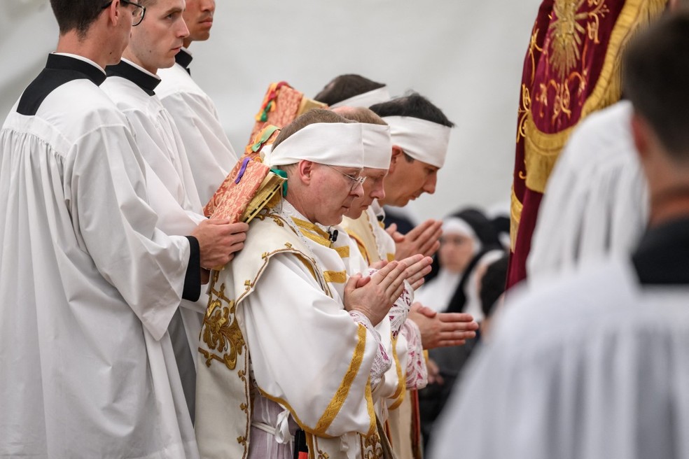 afp 20260701 b8w23g3 v1 midres switzerlandfrancereligionpopechristianity