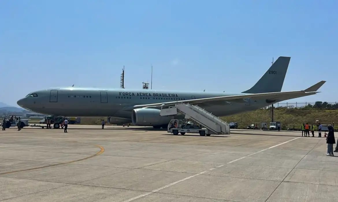 avião fab