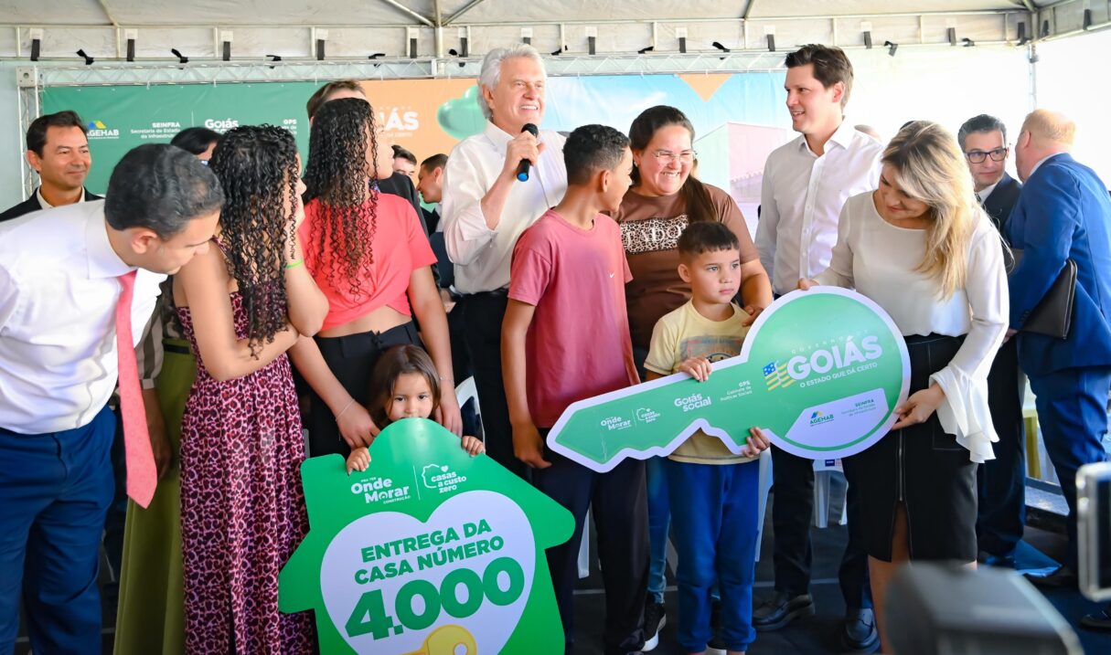 caiado celebra 4 mil casas a custo zero entregues secom 1215x717