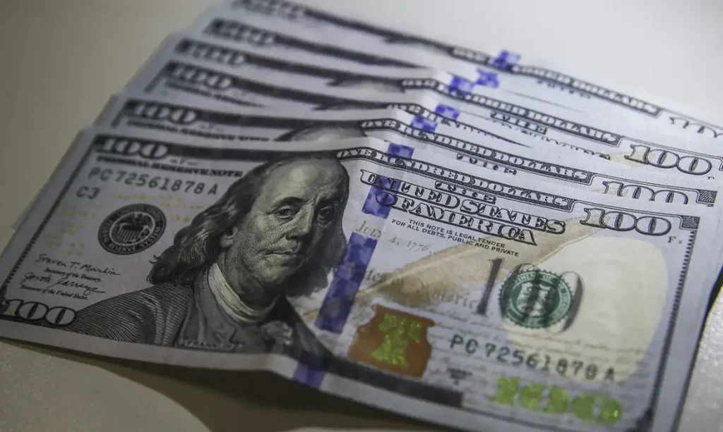 dolar moeda 0803221210 1 1024x613
