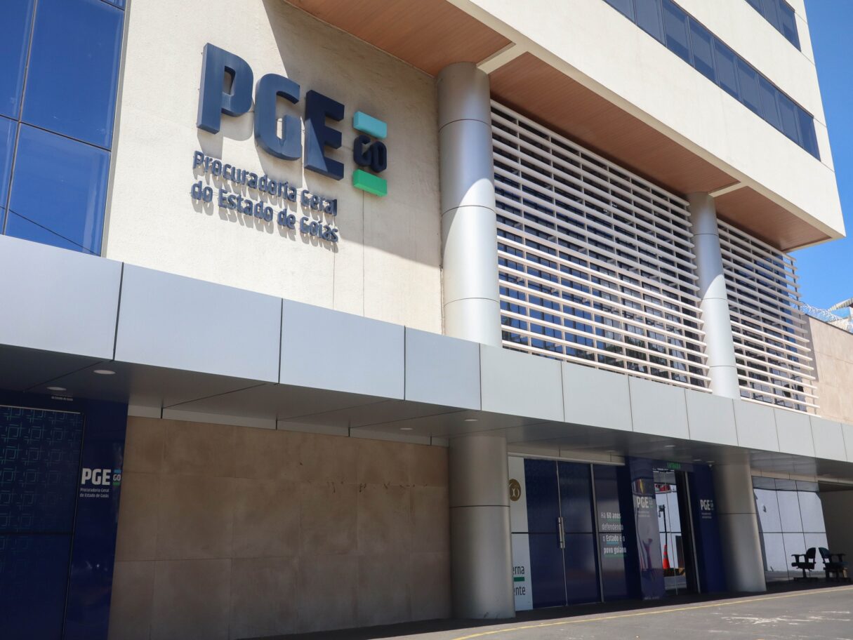 fachadada pge pge 1215x912
