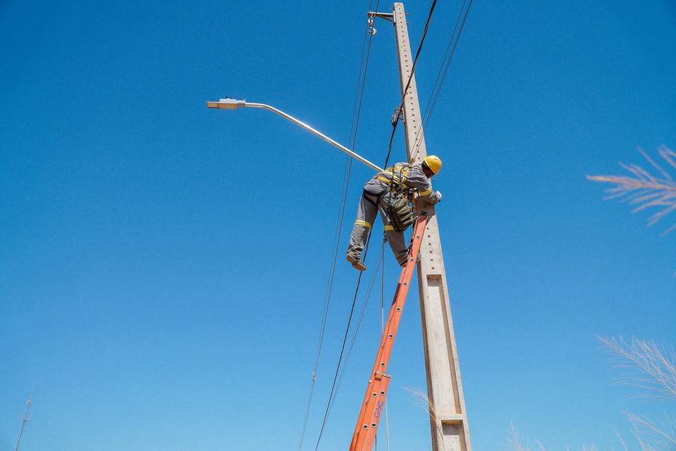 instalacao luz poste iluminacao led santa fe uberaba 11 08 2023