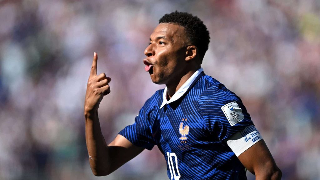 jogador mbappe e atacante da franca 1024x577