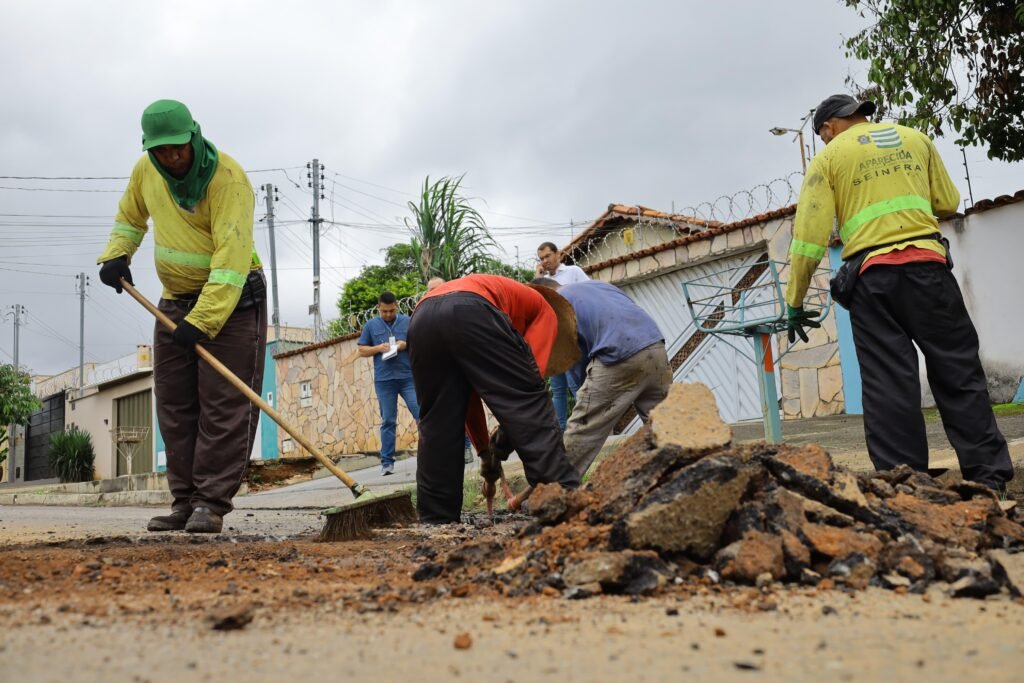 operação tapa buracos Aparecida
