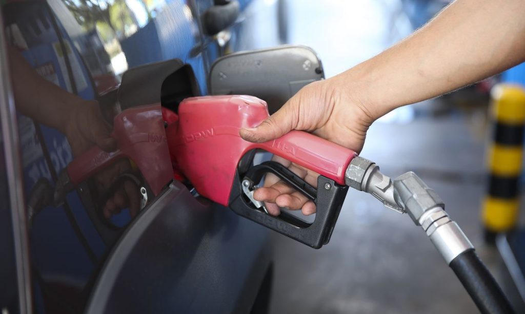 preço médio da gasolina cai pela 4o semana seguida foto josé cruz agência brasil 1024x613