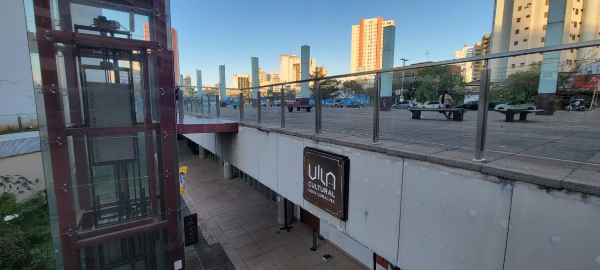 secult vila cultural cora coralina fachada externa durante a tarde 1215x547